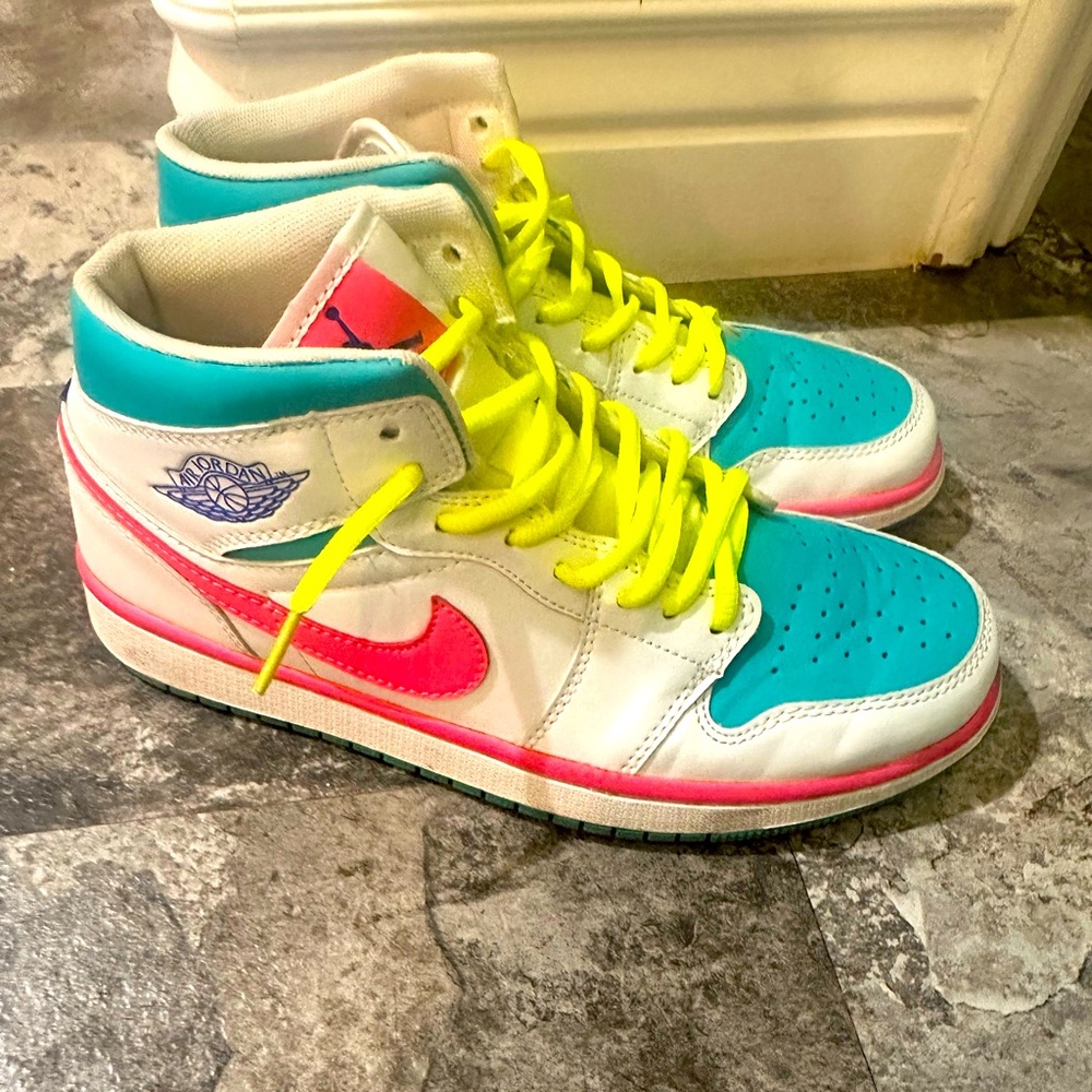 Nike Air Jordan Pink & Teal EUR Sz 41
